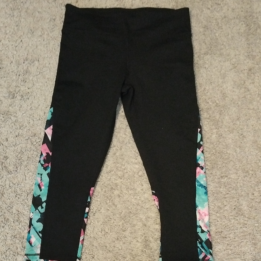 Fabletics Womans Capri Style Black Leggings with Colorful Side Panels